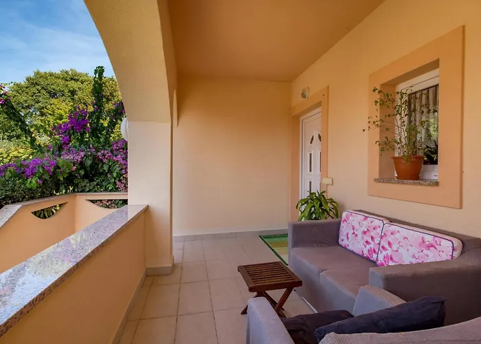 Apartment In With Wifi Garica